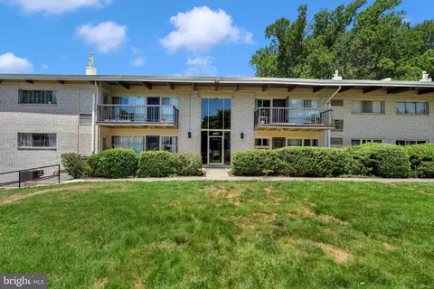 4943 Americana Dr #D-102, Annandale, VA 22003