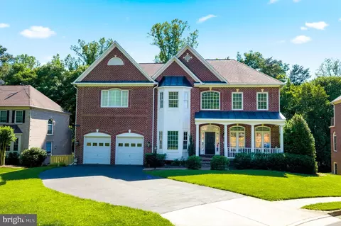 6039 Deer Ridge Trl, Springfield, VA 22150