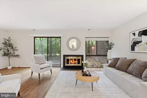 Living - 2043 Wethersfield Ct, Reston, VA 20191 photo 4 of 4