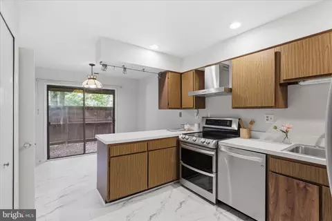 Kitchen - 2043 Wethersfield Ct, Reston, VA 20191 photo 3 of 3