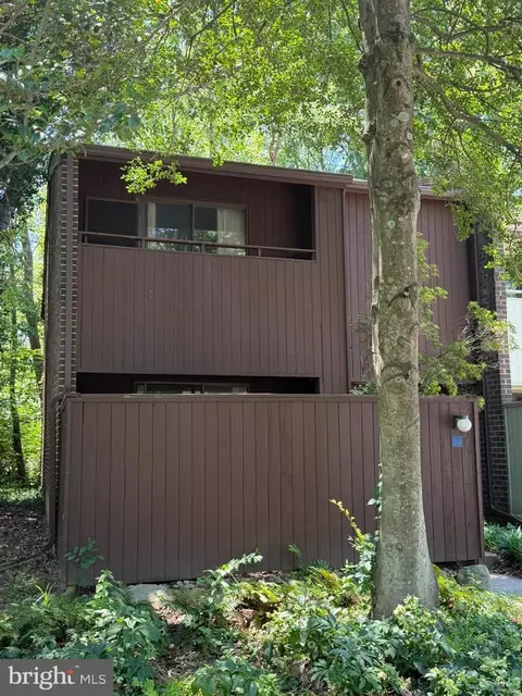 2043 Wethersfield Ct, Reston, VA 20191