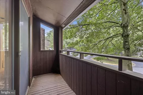 Exterior - 2043 Wethersfield Ct, Reston, VA 20191 photo 3 of 7