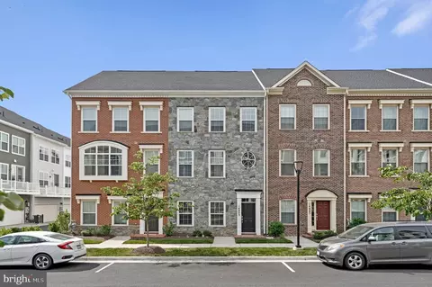 14803 Retreat Blvd, Chantilly, VA 20151