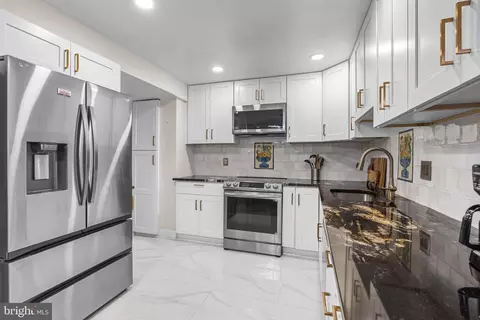 Kitchen - 7721 Tremayne Pl #204, Mclean, VA 22102 photo 3 of 3