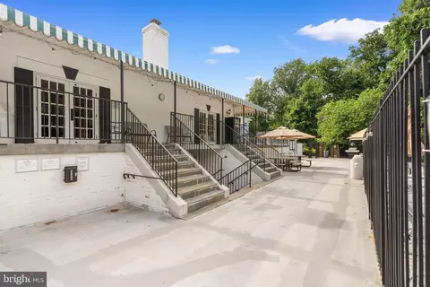 Exterior - 7721 Tremayne Pl #204, Mclean, VA 22102 photo 9 of 11