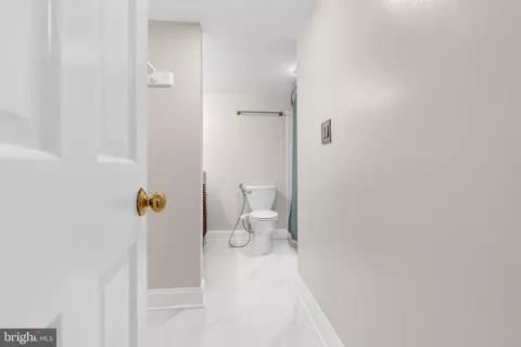 Entry Way - 7721 Tremayne Pl #204, Mclean, VA 22102 photo 5 of 6