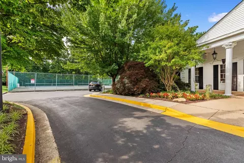 Exterior - 7721 Tremayne Pl #204, Mclean, VA 22102 photo 7 of 11