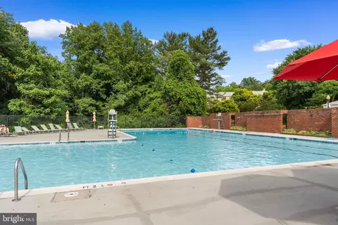 Exterior - 7721 Tremayne Pl #204, Mclean, VA 22102 photo 8 of 11