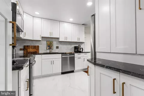 Kitchen - 7721 Tremayne Pl #204, Mclean, VA 22102 photo 1 of 3