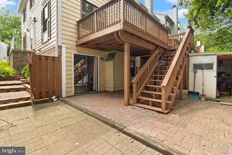 Exterior - 7672 Southern Oak Dr, Springfield, VA 22153 photo 8 of 9