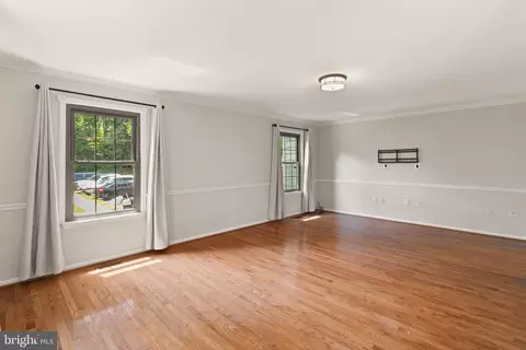 Living - 7672 Southern Oak Dr, Springfield, VA 22153 photo 1 of 8