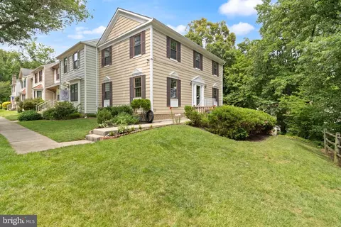 Exterior - 7672 Southern Oak Dr, Springfield, VA 22153 photo 9 of 9