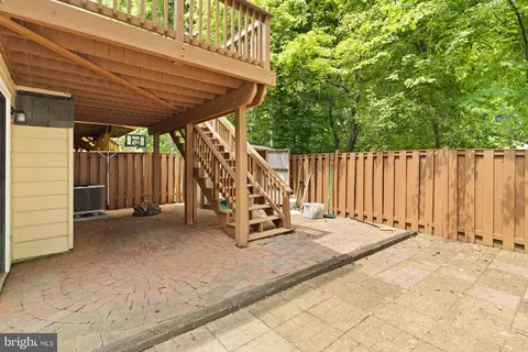 Exterior - 7672 Southern Oak Dr, Springfield, VA 22153 photo 6 of 9