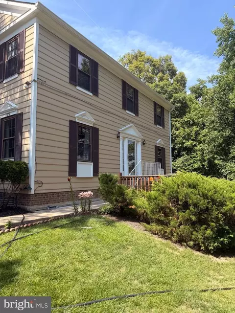 7672 Southern Oak Dr, Springfield, VA 22153