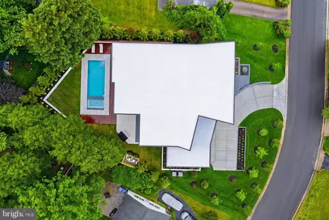 View/Area - 1803 Dumbarton St, Mclean, VA 22101 photo 1 of 3