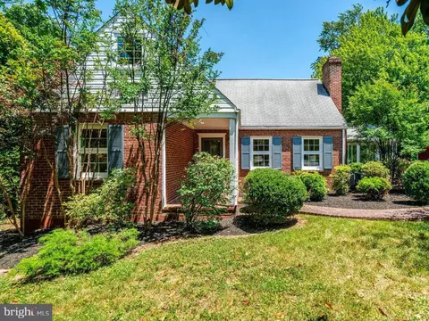 7107 Coventry Rd, Alexandria, VA 22306