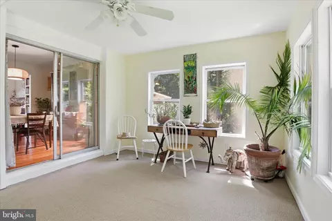 Entry Way - 8143 Edmonton Ct, Springfield, VA 22152 photo 2 of 2