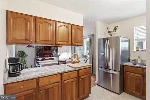 Kitchen - 8143 Edmonton Ct, Springfield, VA 22152 photo 4 of 4