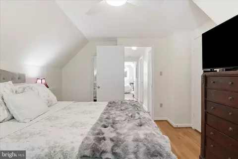 Bedroom - 8143 Edmonton Ct, Springfield, VA 22152 photo 3 of 3