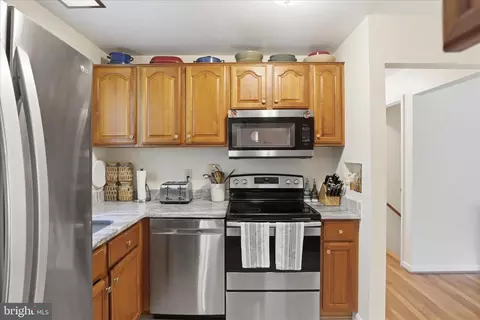 Kitchen - 8143 Edmonton Ct, Springfield, VA 22152 photo 2 of 4