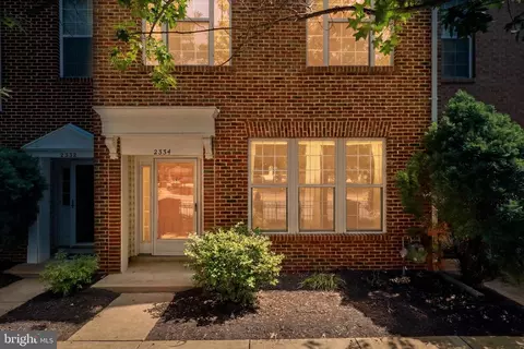 2334 Huntington Station Ct, Alexandria, VA 22303
