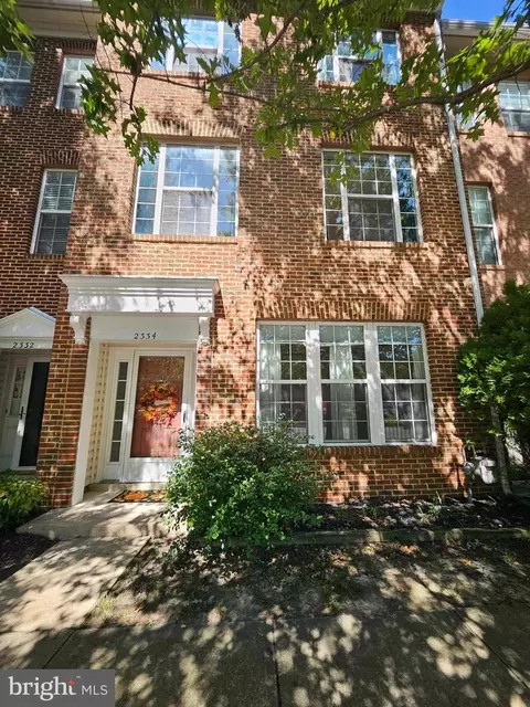 2334 Huntington Station Ct, Alexandria, VA 22303