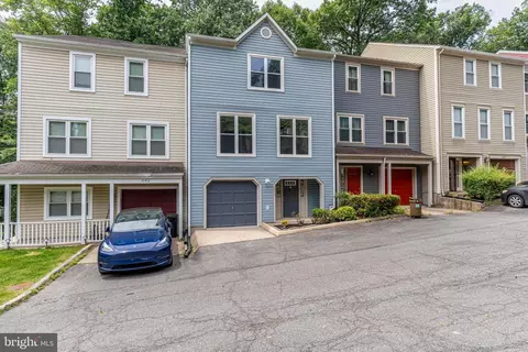 6413 Cherokee Ct, Alexandria, VA 22312