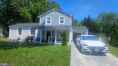 3913 Oak Hill Dr, Annandale, VA 22003