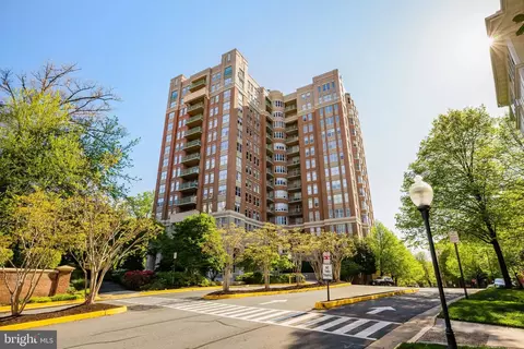 11776 Stratford House Pl #1404, Reston, VA 20190