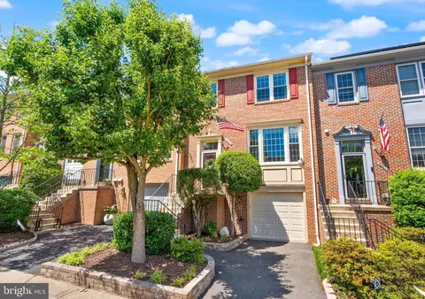 7439 Collins Meade Way, Alexandria, VA 22315