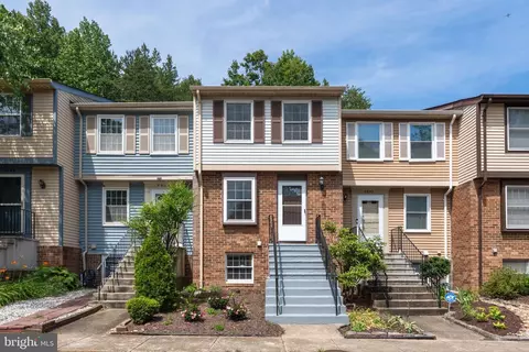 6844 Heatherway Ct, Alexandria, VA 22315