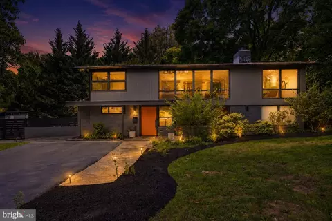 7707 Holmes Run Dr, Falls Church, VA 22042