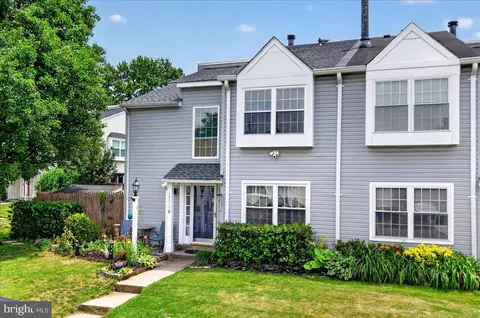 14019 B Grumble Jones Ct, Centreville, VA 20121