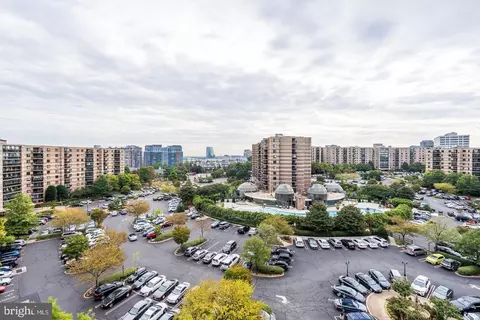 8370 Greensboro Dr #510, Mclean, VA 22102