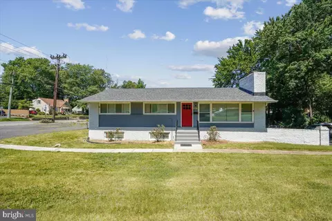 4040 Justine Dr, Annandale, VA 22003
