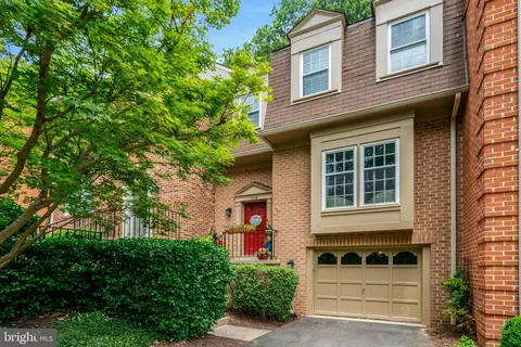 7838 Ashley Glen Rd, Annandale, VA 22003
