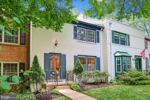 1851 Wainwright Dr, Reston, VA 20190