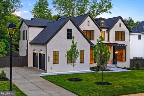 Exterior - 1303 Elsinore Ave, Mclean, VA 22102 photo 3 of 5