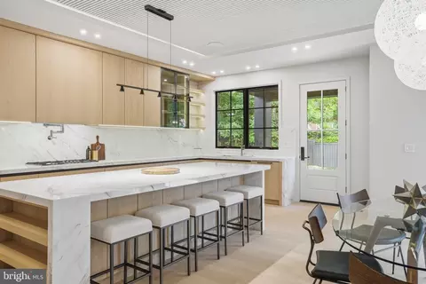 Kitchen - 1303 Elsinore Ave, Mclean, VA 22102 photo 2 of 7