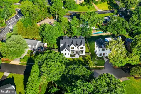 View/Area - 1303 Elsinore Ave, Mclean, VA 22102 photo 1 of 3