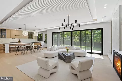 Living - 1303 Elsinore Ave, Mclean, VA 22102 photo 1 of 6
