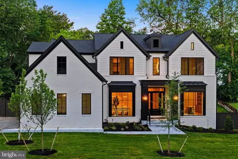 Exterior - 1303 Elsinore Ave, Mclean, VA 22102 photo 2 of 5
