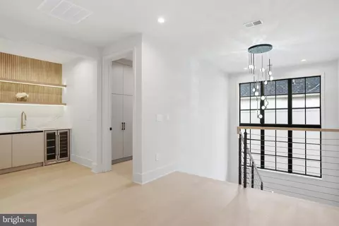 Entry Way - 1303 Elsinore Ave, Mclean, VA 22102 photo 8 of 11