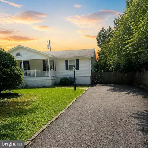 7601 Rudyard St, Falls Church, VA 22043