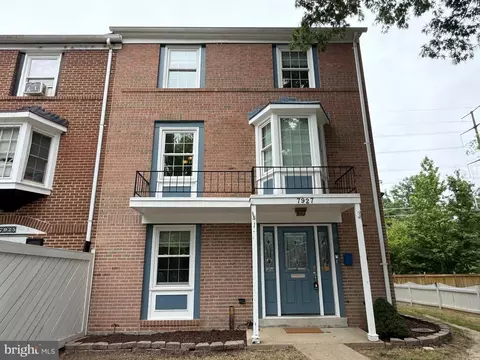 7927 Central Park Cir, Alexandria, VA 22309