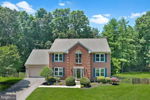 909 Broad Oaks Dr, Herndon, VA 20170