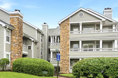 13085 Autumn Woods Way #105, Fairfax, VA 22033