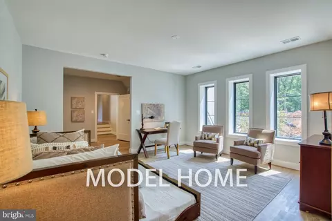 Entry Way - 6928 Girard St, Mclean, VA 22101 photo 37 of 44