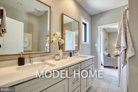 Entry Way - 6928 Girard St, Mclean, VA 22101 photo 19 of 44