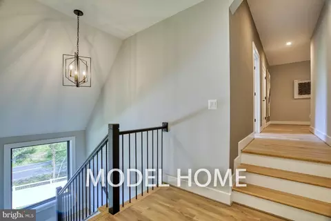 Entry Way - 6928 Girard St, Mclean, VA 22101 photo 34 of 44